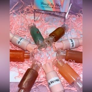 LIPGLOSSSSSSSSS 🛍️💕 - Our gloss is for Adolescents and ADULTS !!!!!!! $5-$15